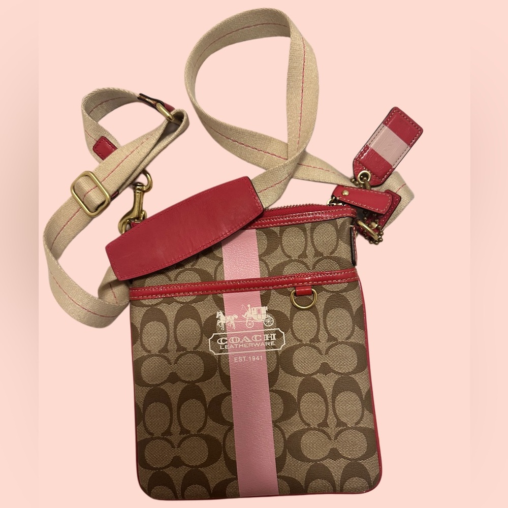 🌸 Coach Crossbody Bag 🌸